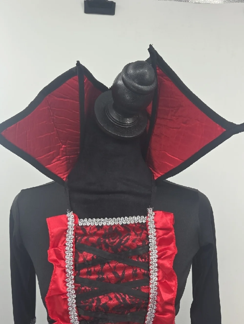 Vampire Pricess Black and Red Costume With Accessories. New In Box! Size 8/10